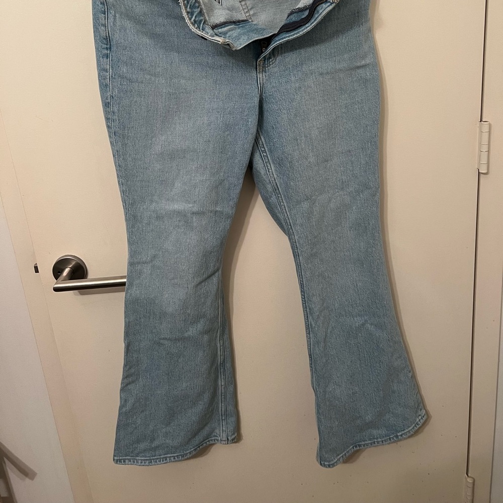 Abercrombie and Fitch flair jeans